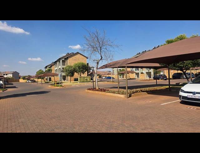 2 BEDROOM APARTMENT FOR SALE IN STONERIDGE